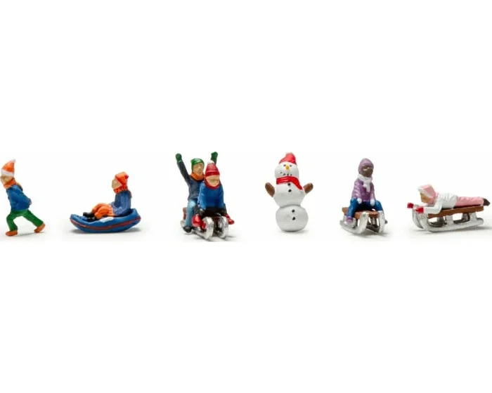 HO Children Sledding