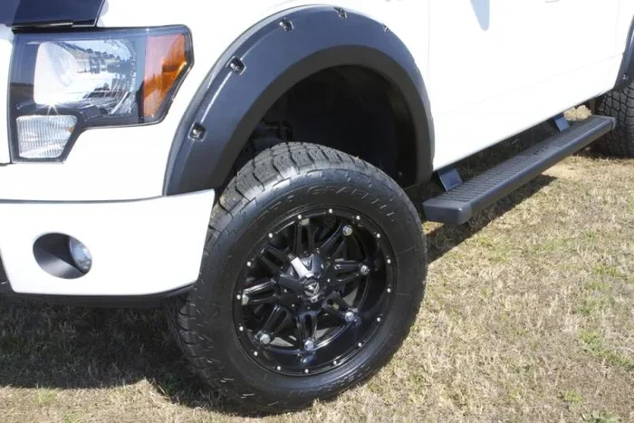 Lund 04-08 Ford F-150 (No Stepside) RX-Rivet Style Smooth Elite Series Fender Flares – Black (4 Pc.)