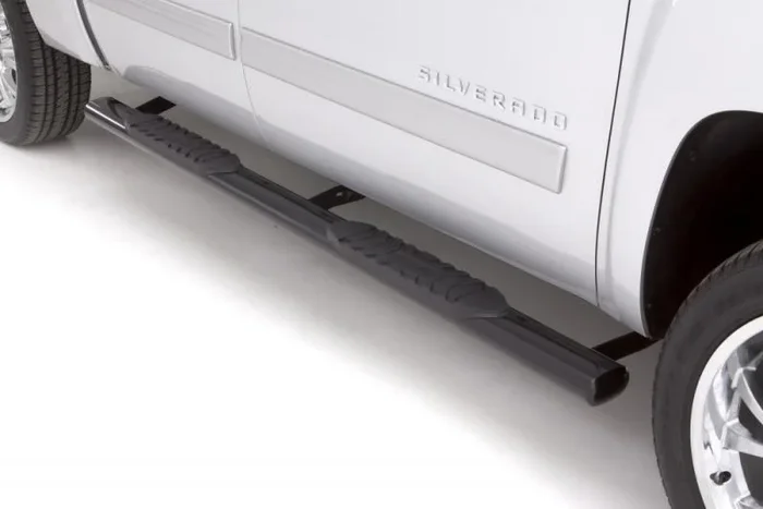 Lund 09-17 Dodge Ram 1500 Quad Cab 5in. Oval Straight Steel Nerf Bars – Black