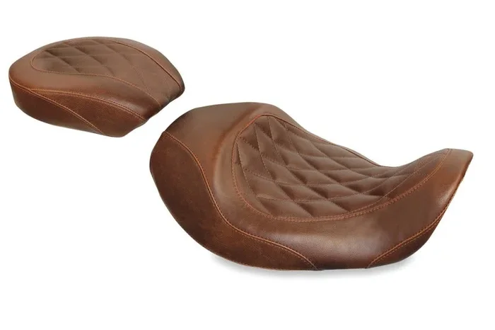 Mustang 06-17 Harley Dyna Wide Tripper Forward Solo Seat Diamond Stitch – Distressed Brown