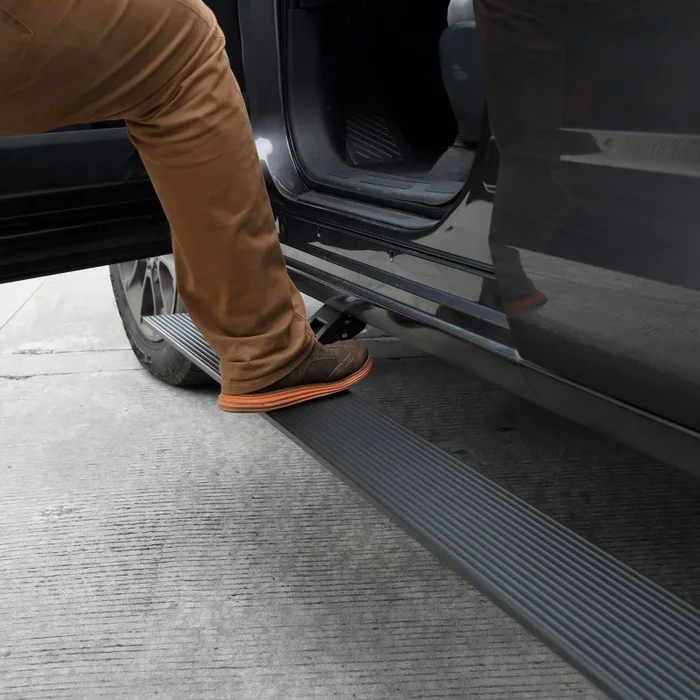 RealTruck 19-24 Ram 1500 Crew Cab 4dr VoltStep Electric Running Board Kit (No Drill) – Tex. Blk