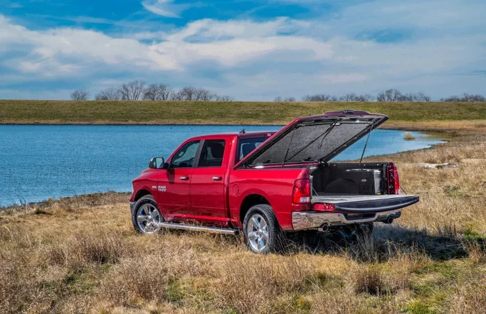 UnderCover 09-18 Ram 1500 (w/o Rambox)(19-20 Classic) 5.7ft Elite LX Bed Cover – Flame Red